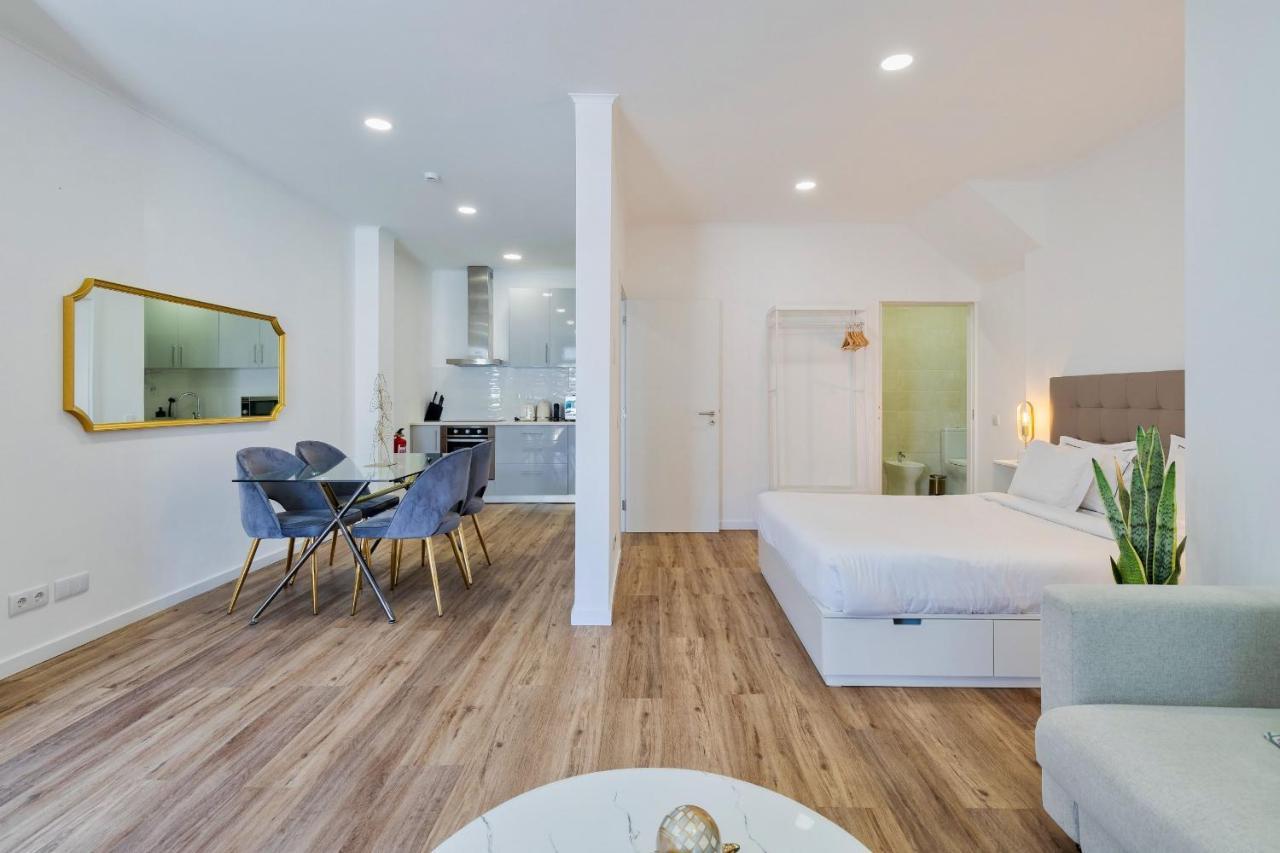 Garrett House Apartment *